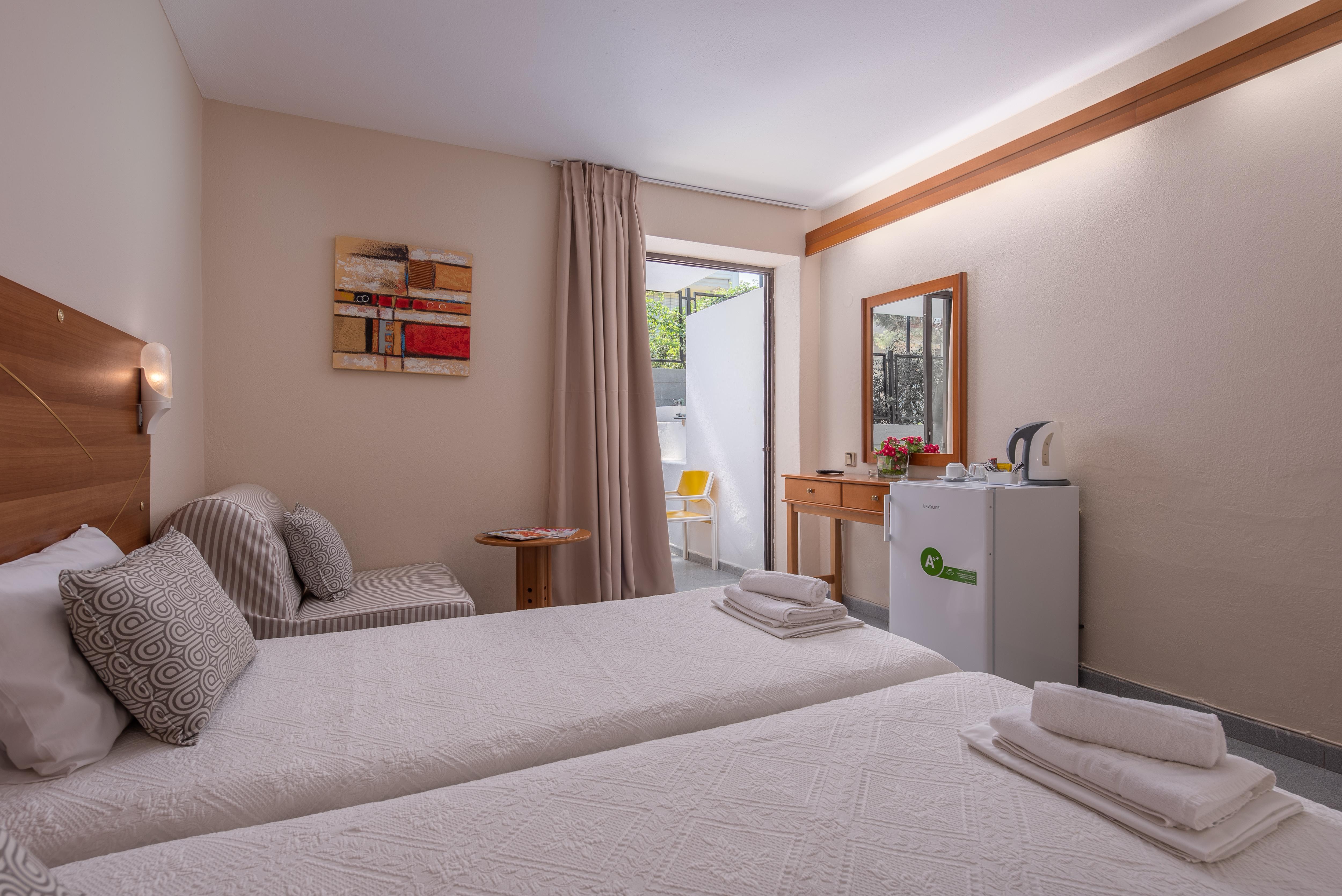 Dionysos Hotel & Suites Chaniotis Exterior foto