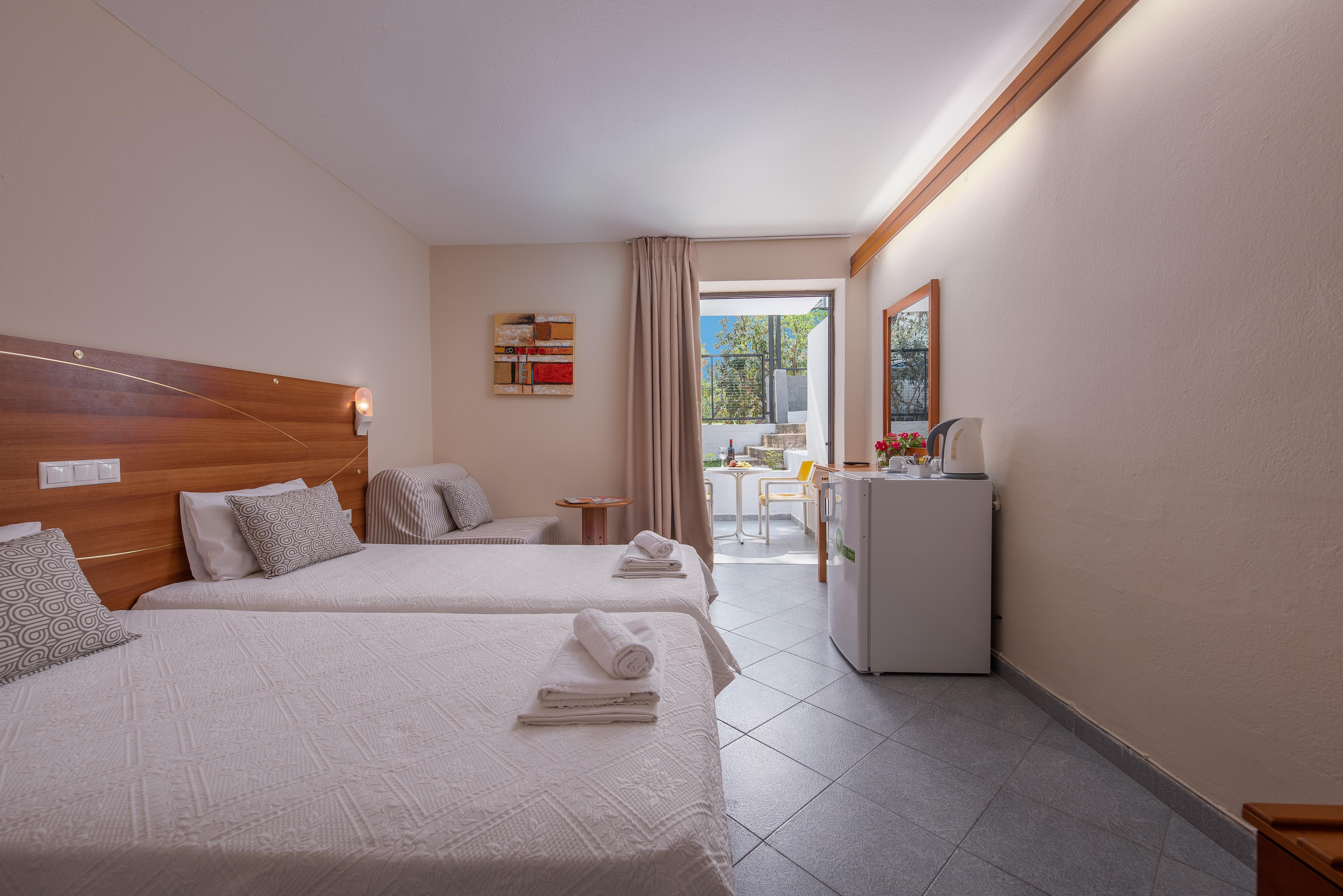 Dionysos Hotel & Suites Chaniotis Exterior foto