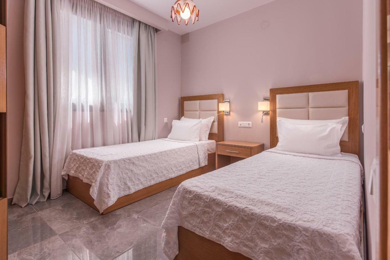 Dionysos Hotel & Suites Chaniotis Exterior foto